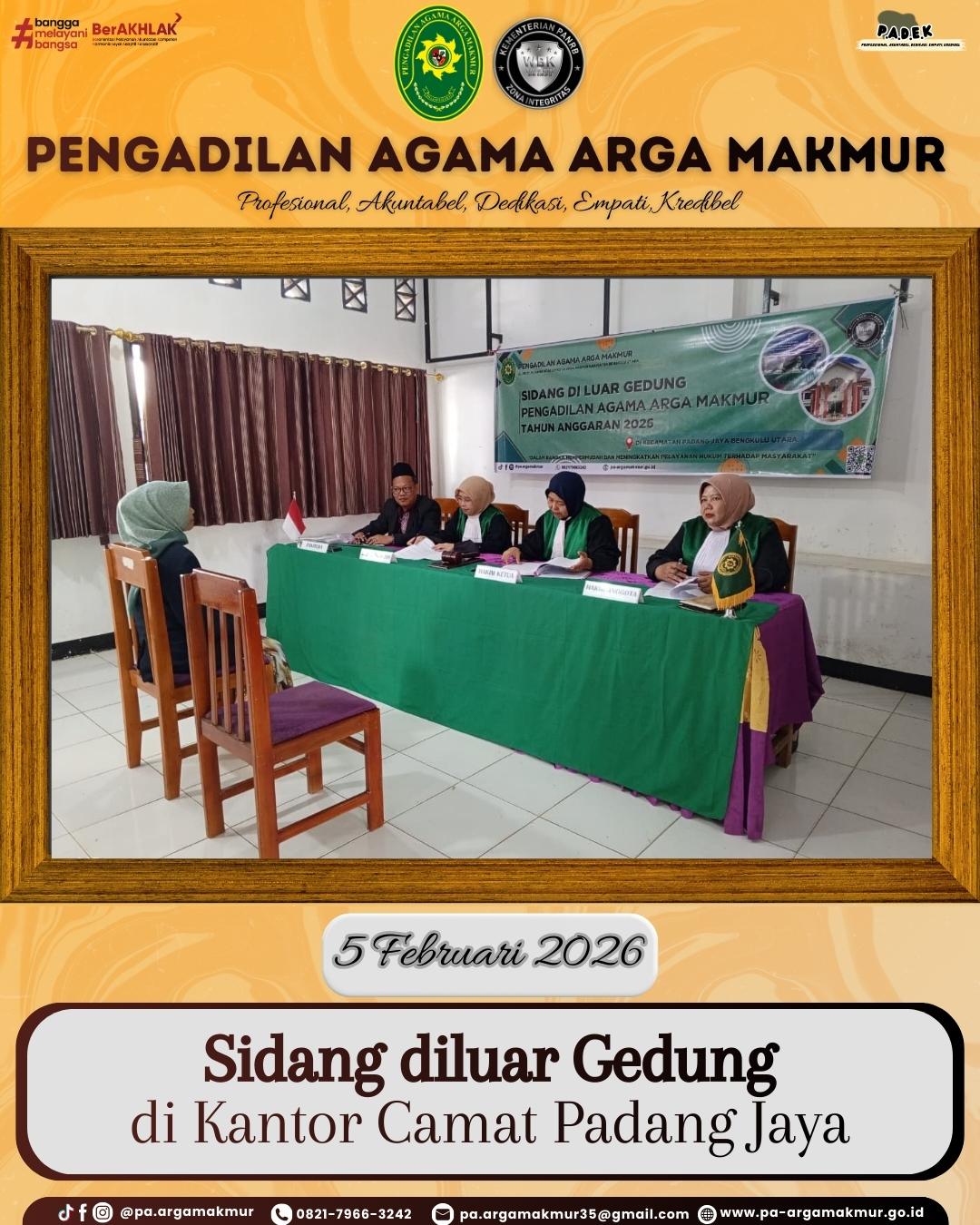 050226 Sidang diluar Gedung Kec Padang Jaya 2